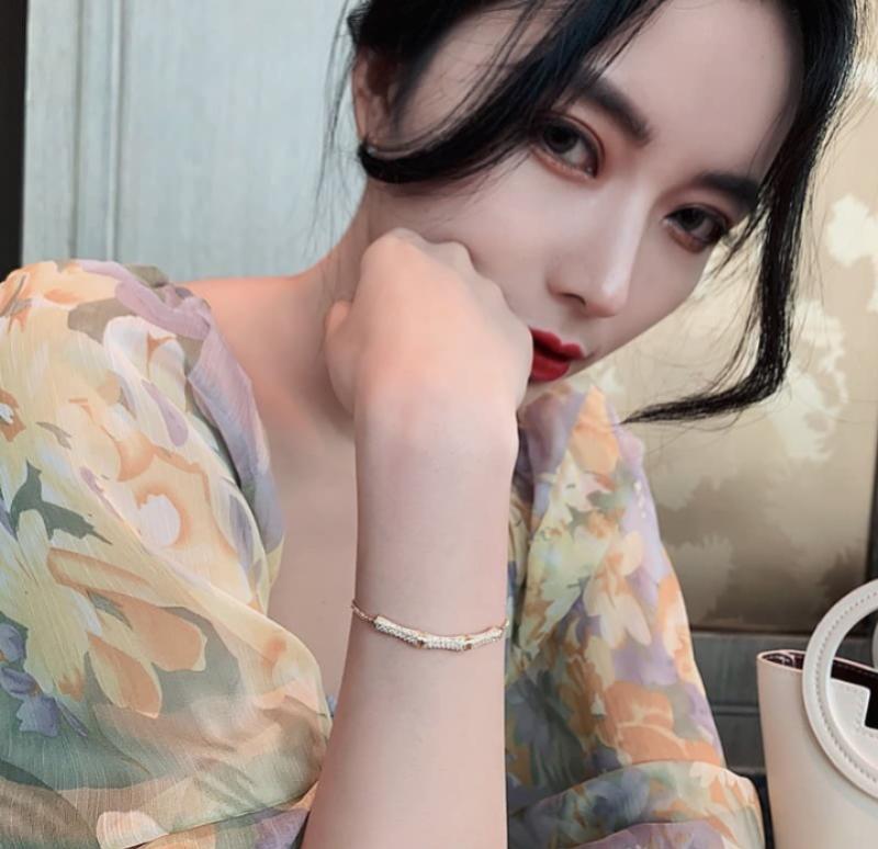 1 Pc Gold Plated Charm Bracelet